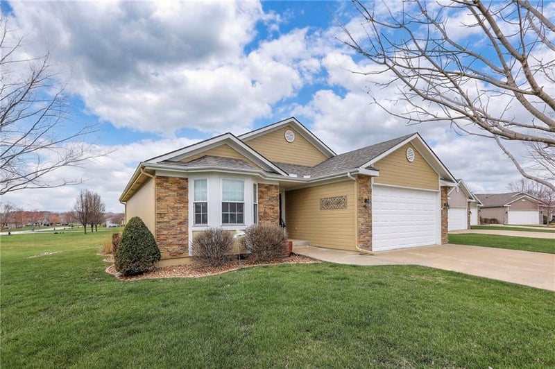 5368 Davidson Ct, Independence, MO 64055