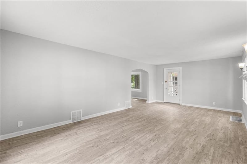 9617 Independence Ave, Independence, MO 64053