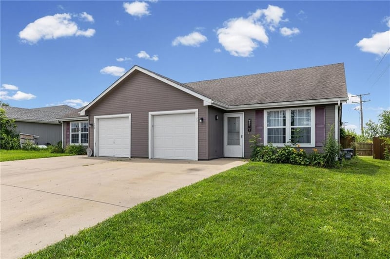741 Pinewood St, Gardner, KS 66030