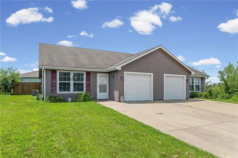 741 Pinewood St, Gardner, KS 66030