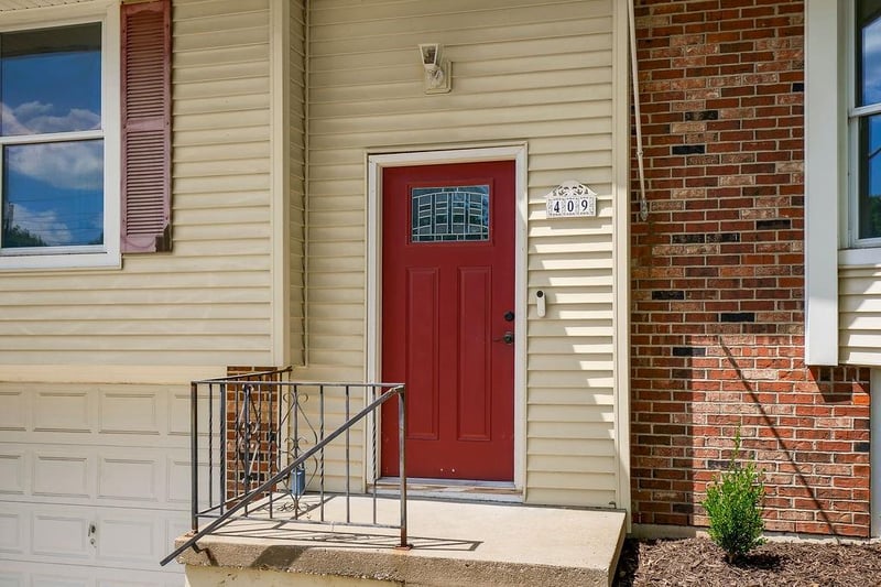 409 Duncan Rd, Blue Springs, MO 64014