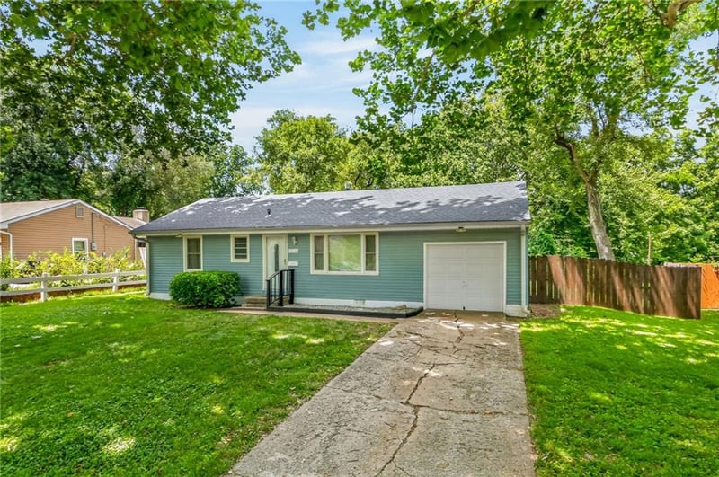 10516 Richmond Ave, Kansas City, MO 64134