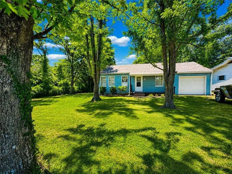 703 Union St, Oswego, KS 67356