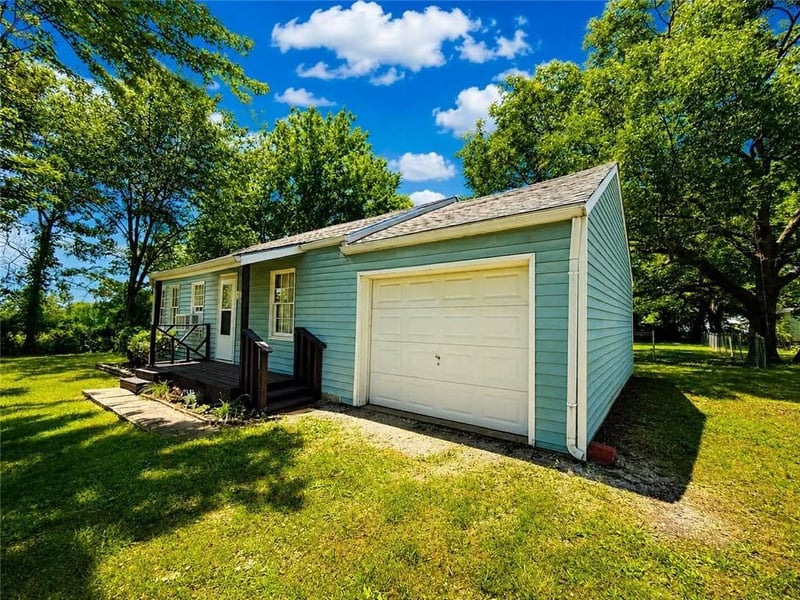 703 Union St, Oswego, KS 67356