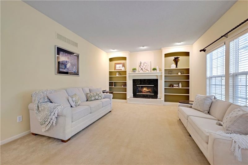 13113 131st St, Overland Park, KS 66213
