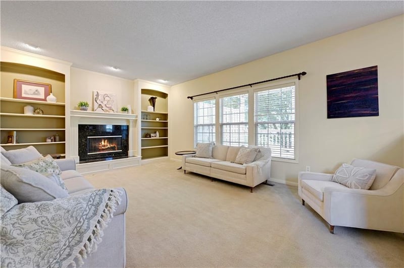 13113 131st St, Overland Park, KS 66213