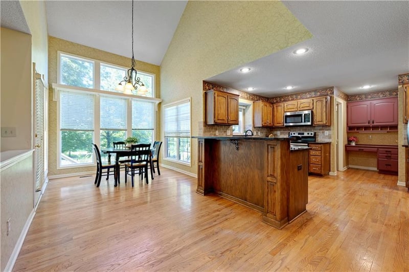 13113 131st St, Overland Park, KS 66213