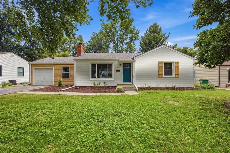4121 W 54th St, Roeland Park, KS 66205