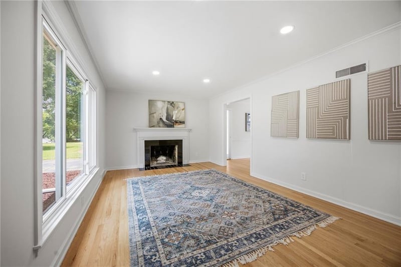 4121 W 54th St, Roeland Park, KS 66205