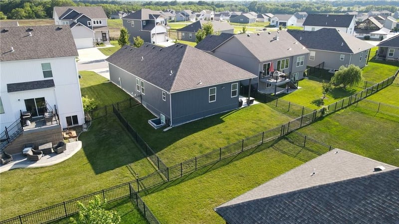 27310 Cedar Grove Dr, Lee's Summit, MO 64086