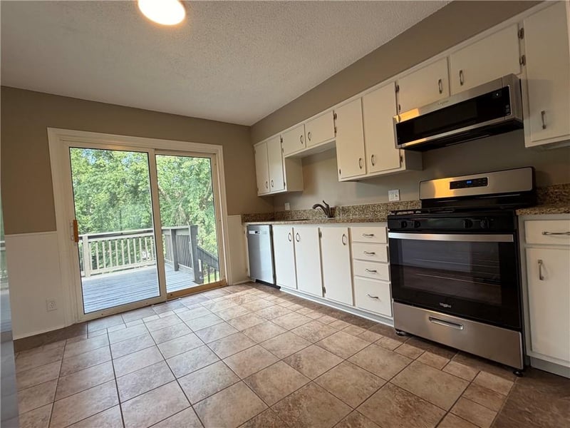 1809 Jennings Rd, Independence, MO 64058
