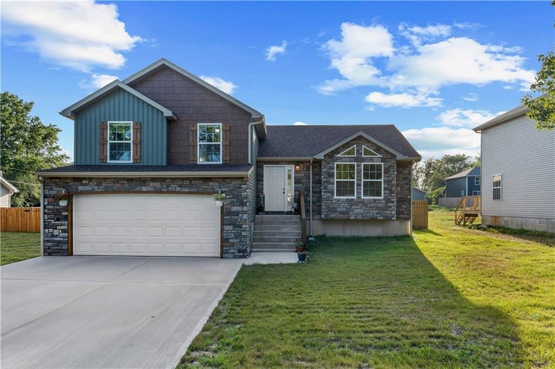 1714 Jackson St, El Dorado Springs, MO 64744
