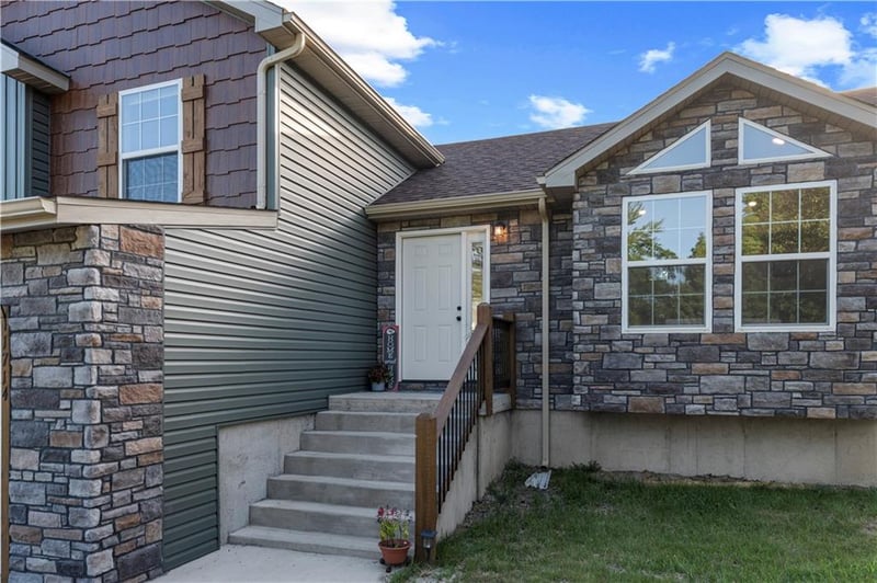 1714 Jackson St, El Dorado Springs, MO 64744
