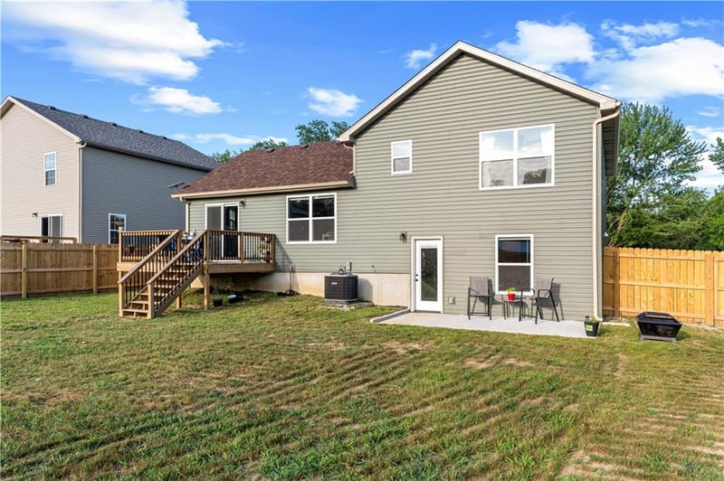 1714 Jackson St, El Dorado Springs, MO 64744