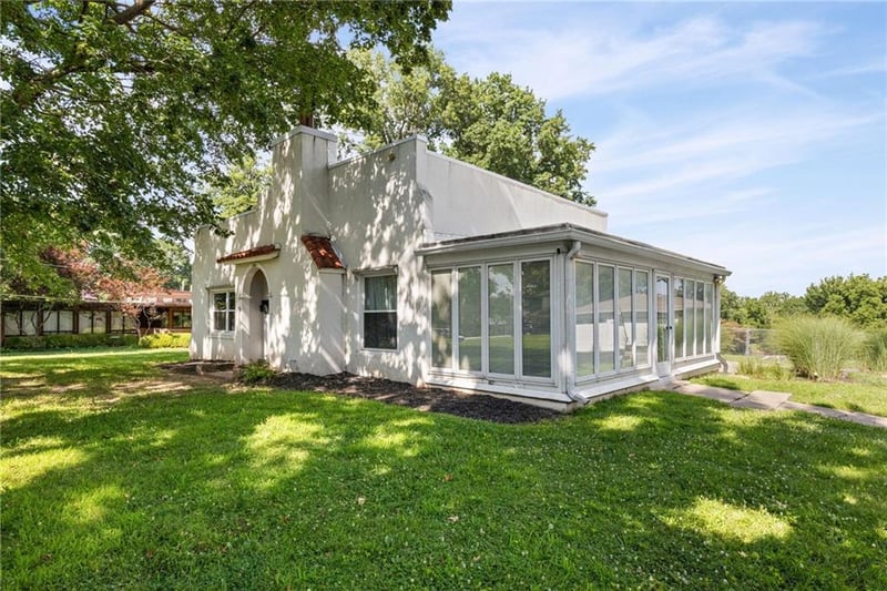 1101 55th St, Kansas City, KS 66106