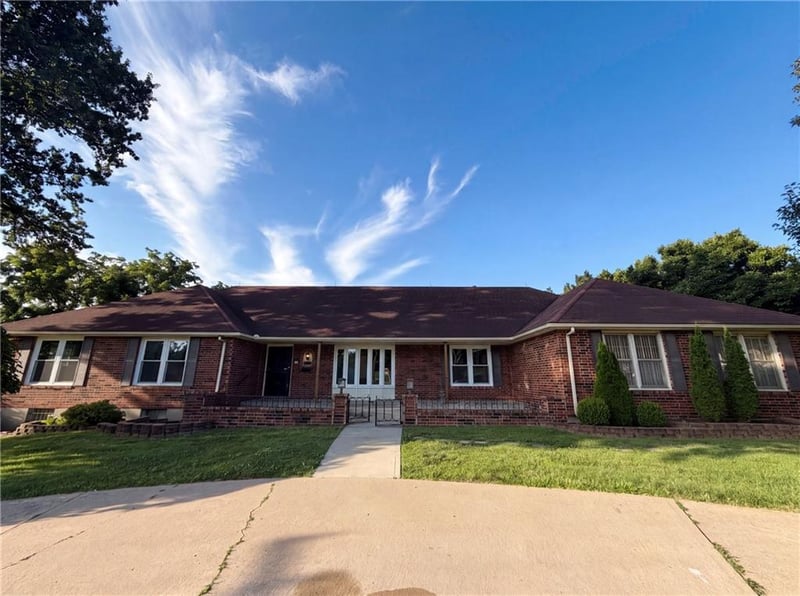 3801 73rd St, Kansas City, MO 64132