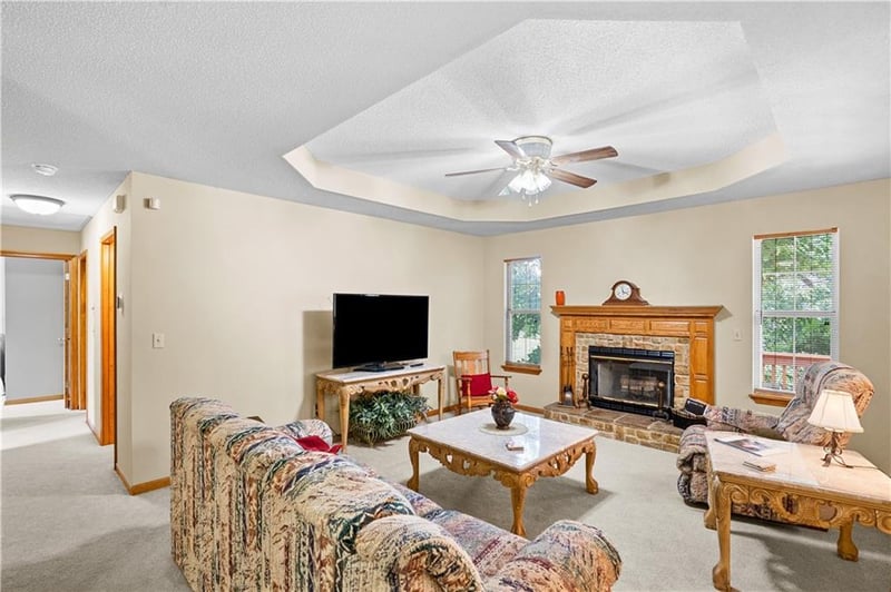 1704 Christi Ln, Raymore, MO 64083