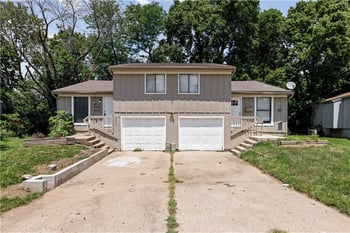 84568458 Lane Dr, Kansas City, MO 64138
