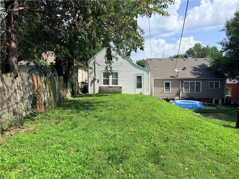 114 Highland Ave, St Joseph, MO 64505