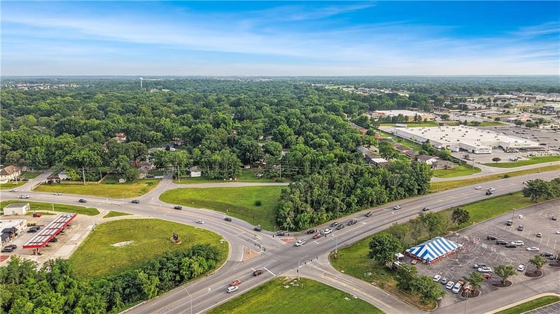 100 Aa Hw, Blue Springs, MO 64014