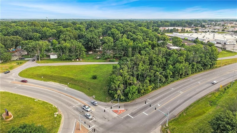100 Aa Hw, Blue Springs, MO 64014