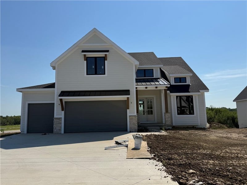 18501 Windsor St, Overland Park, KS 66085