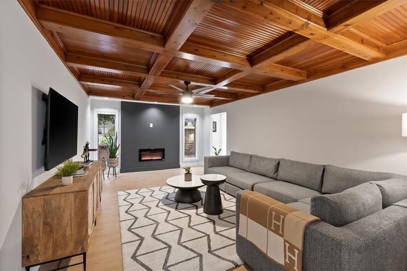 6401 Park Ave, Kansas City, MO 64118