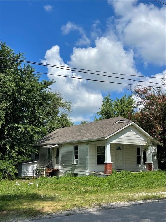 108 NW Heady Ave, Ferrelview, MO 64163