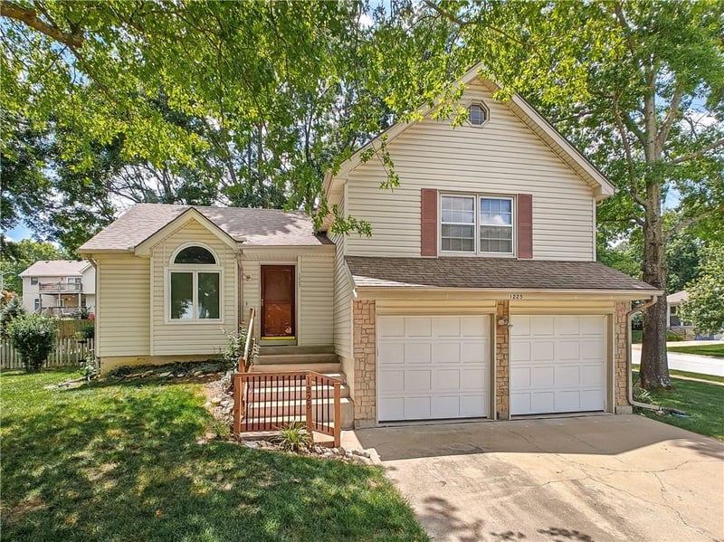 1225 125th St, Olathe, KS 66061