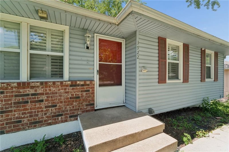 3922 Harbaugh Dr, Independence, MO 66055