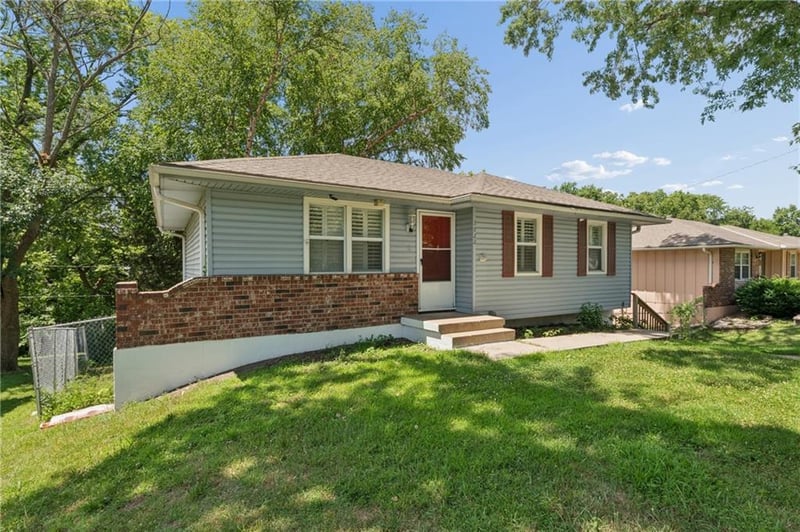 3922 Harbaugh Dr, Independence, MO 66055