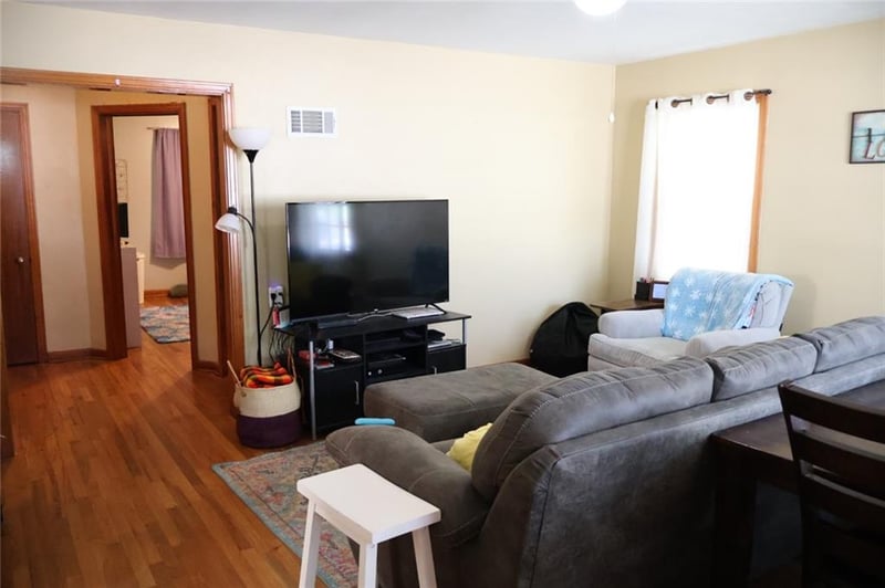 218 Market St, Warrensburg, MO 64093