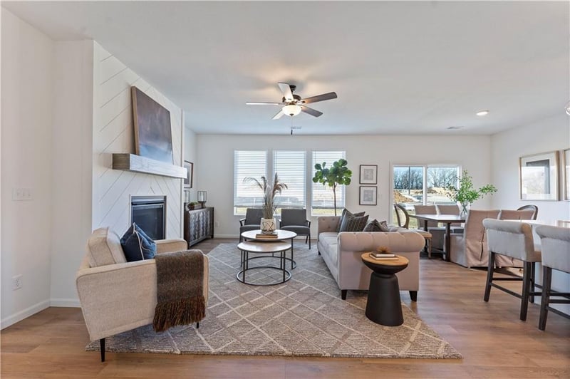 3052 96th Ter, Kansas City, MO 64154