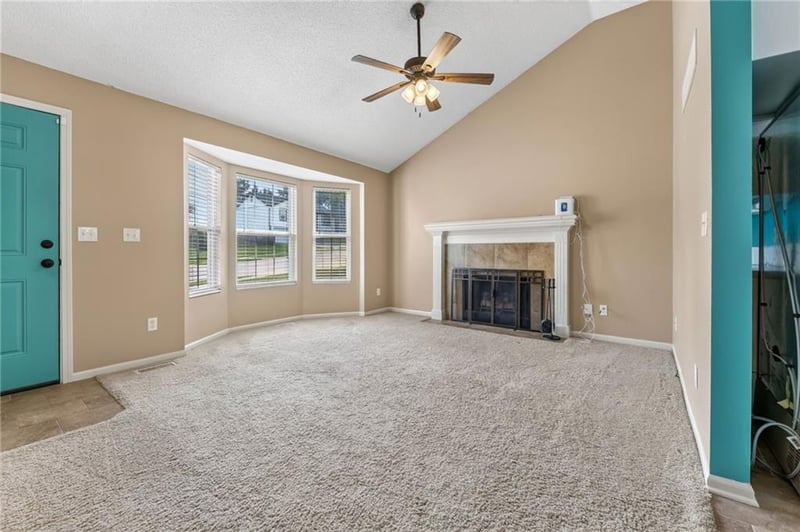 1867 Quail Ridge Dr, Liberty, MO 64068