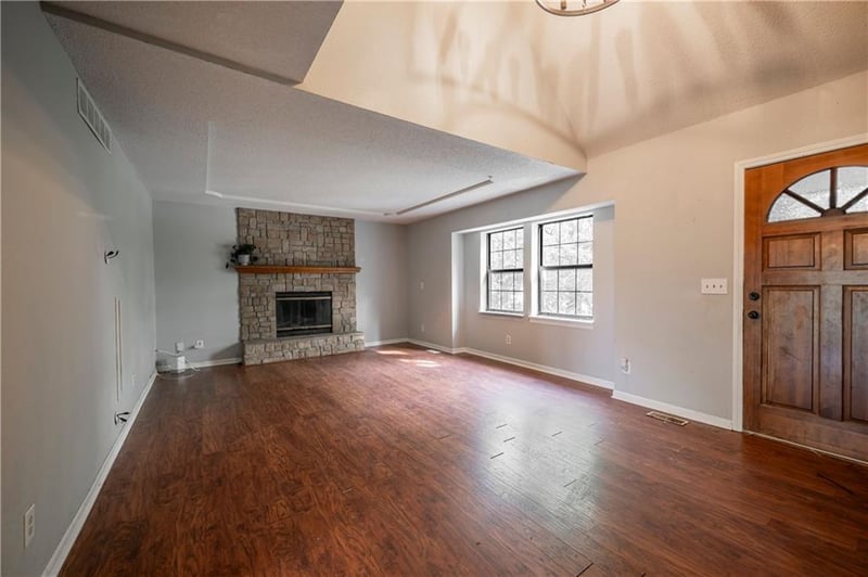 301 79th Ter, Kansas City, MO 64118