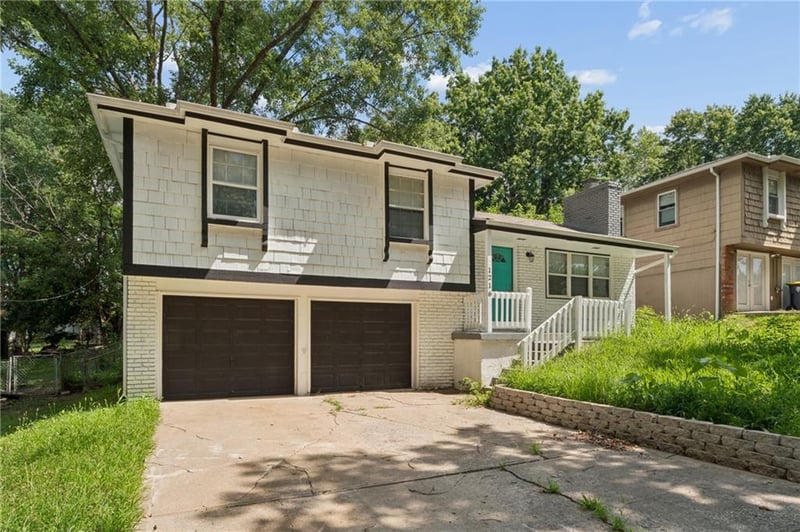 1216 66th Ter, Kansas City, MO 64118
