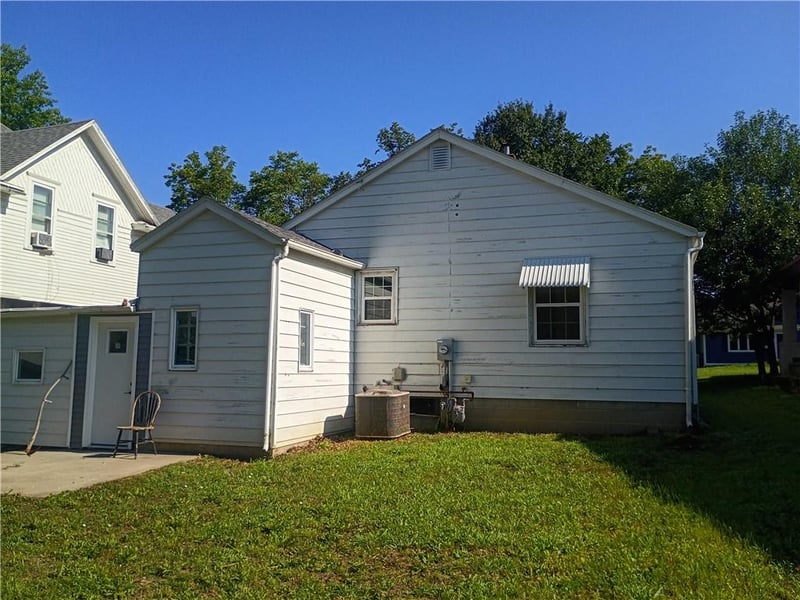 115 5th St, Stanberry, MO 64489