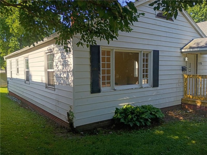 115 5th St, Stanberry, MO 64489