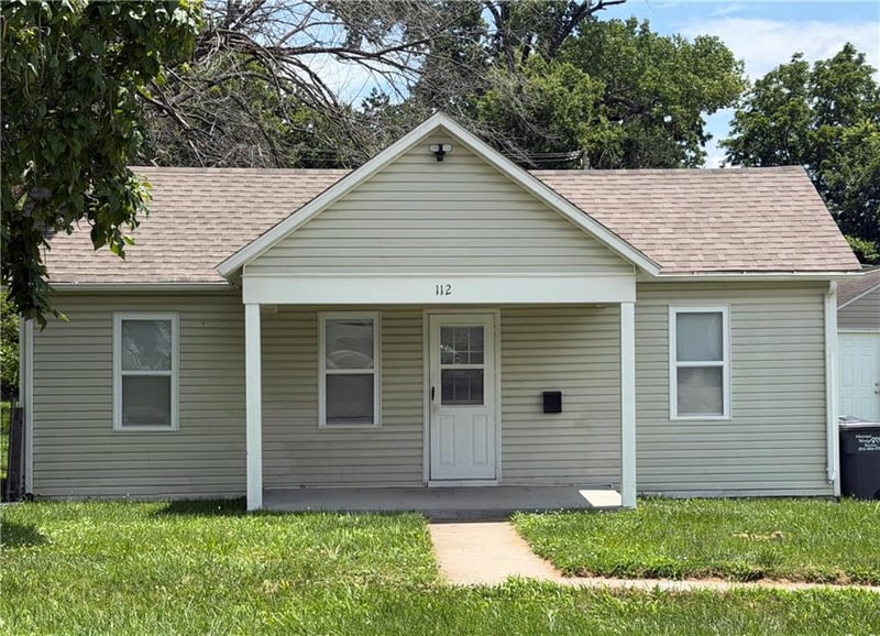 112 Taylor St, Pleasant Hill, MO 64080