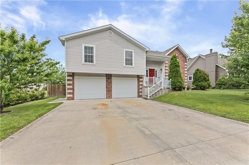 1108 Timberline Dr, Cameron, MO 64429