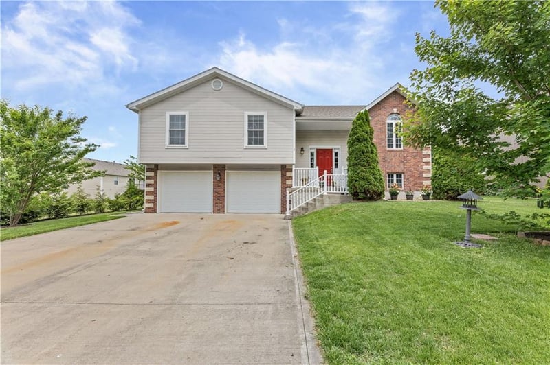 1108 Timberline Dr, Cameron, MO 64429