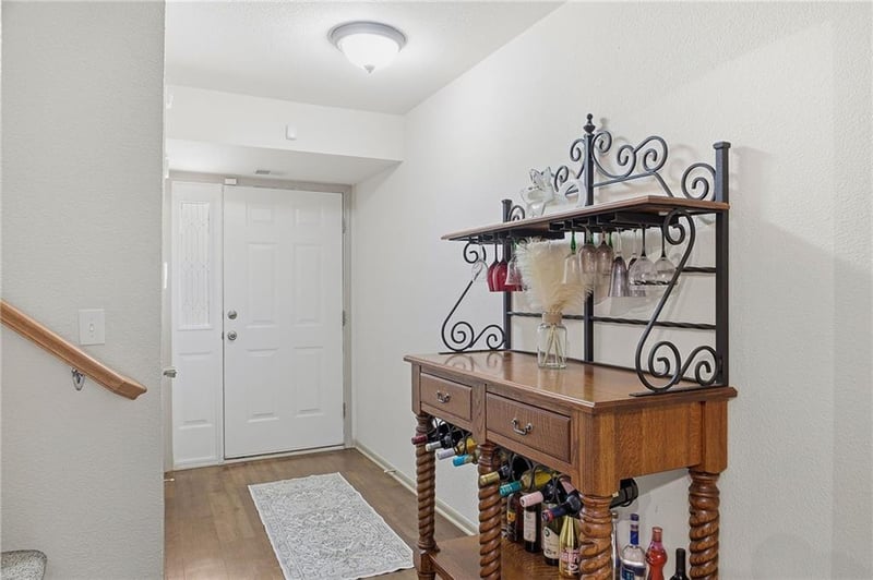 517 Shadow Glen Dr, Blue Springs, MO 64015