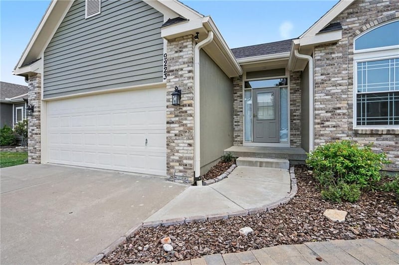 9223 Jarboe St, Kansas City, MO 64155