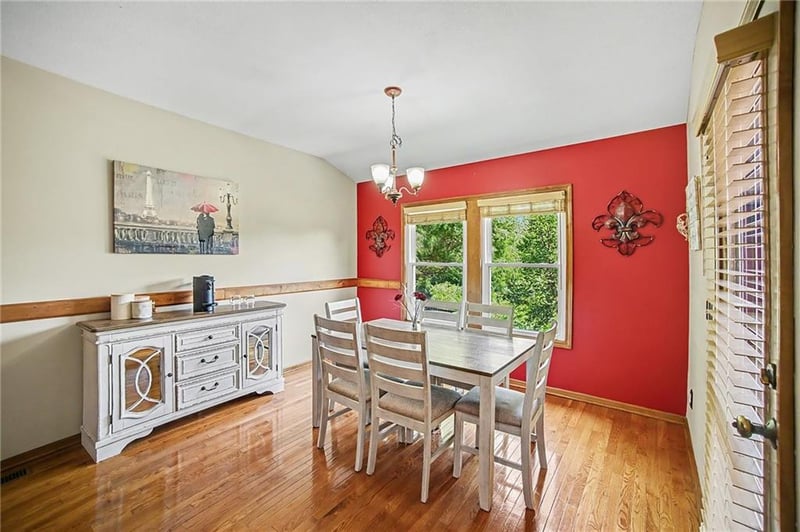 9223 Jarboe St, Kansas City, MO 64155