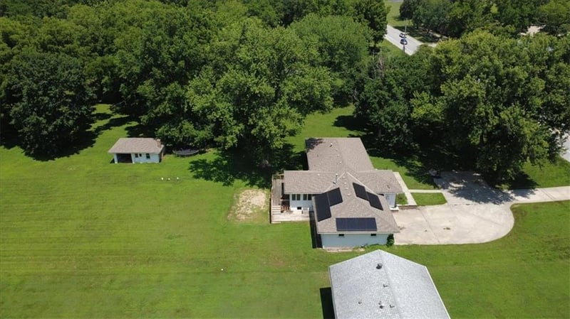416 Us 169 Hw, Smithville, MO 64089