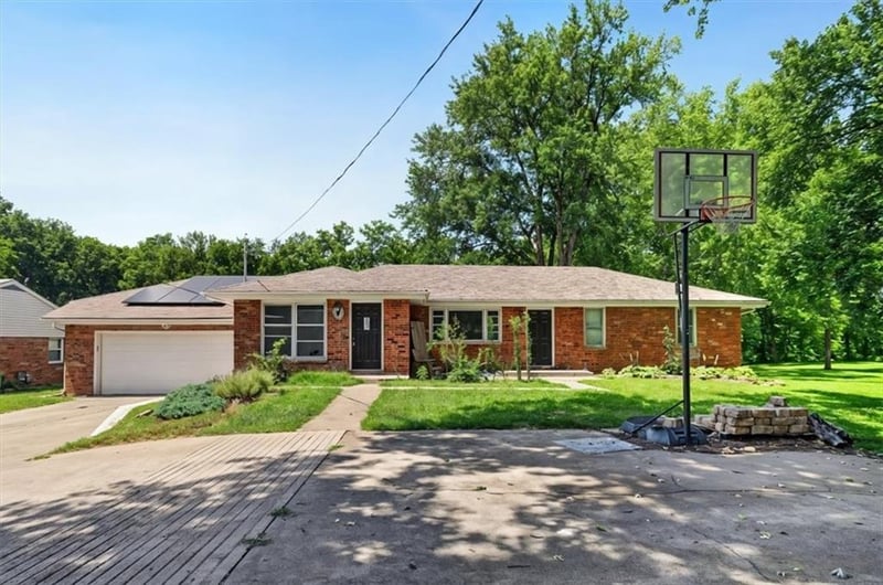 416 Us 169 Hw, Smithville, MO 64089