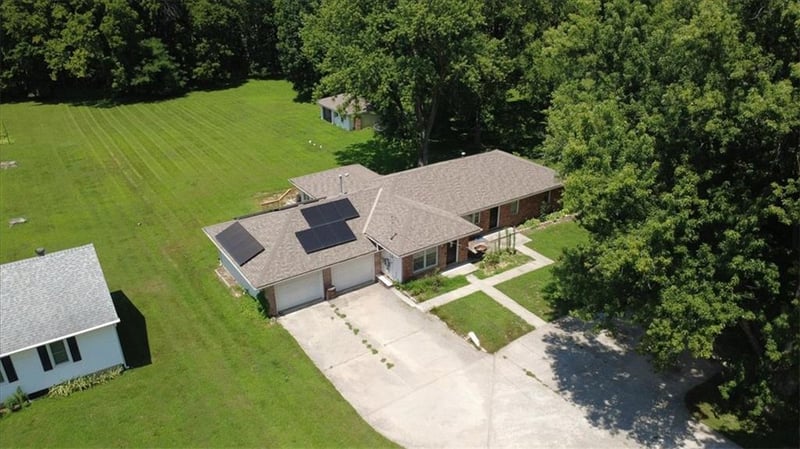 416 Us 169 Hw, Smithville, MO 64089