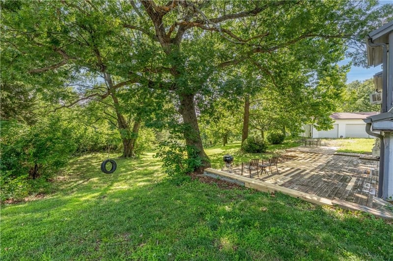 827 425 Rd, Knob Noster, MO 65336