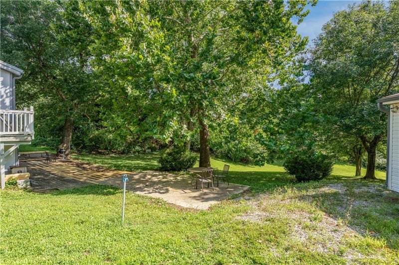 827 425 Rd, Knob Noster, MO 65336