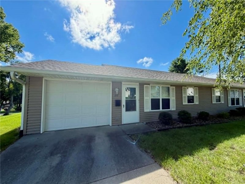 205 Alvin St, Maryville, MO 64468